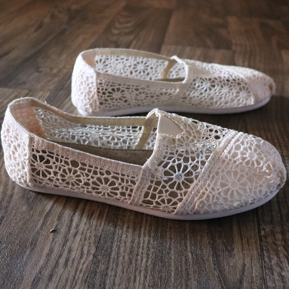Faded Glory Crocheted Slip-On Shoe Size 7